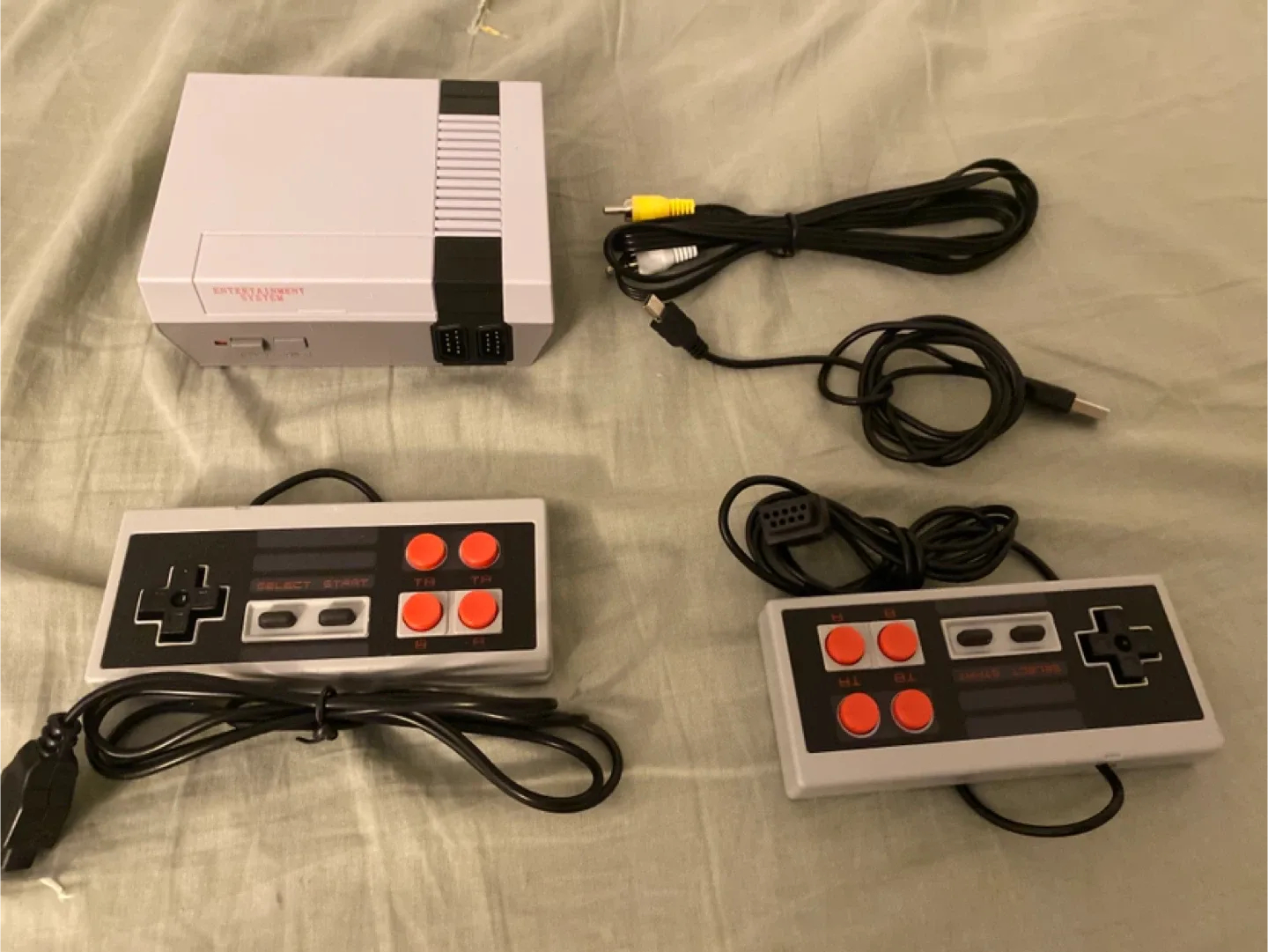 Nintendo Entertainment System (NES) Classic Edition image indicator(2)