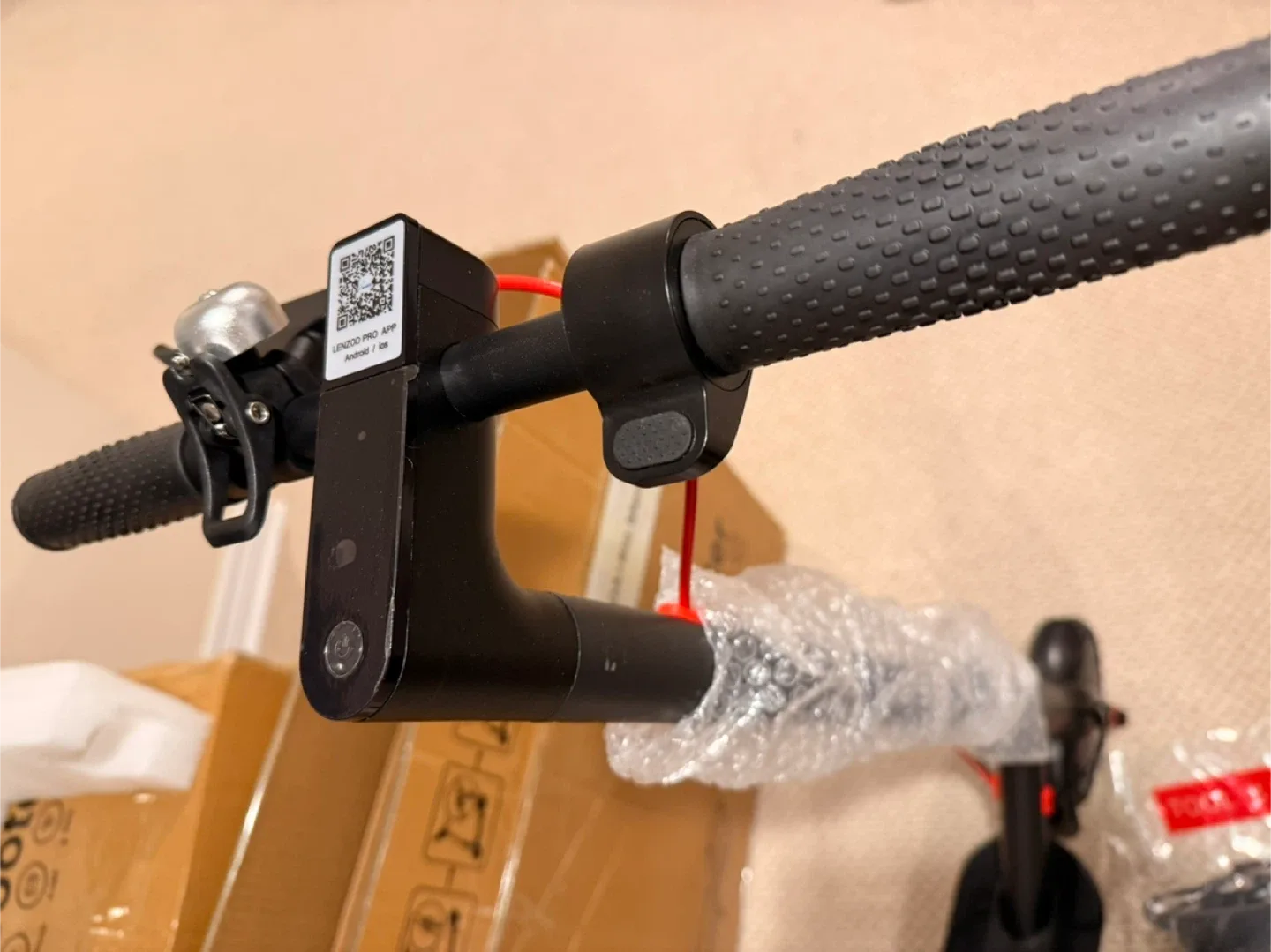 Electric Scooter 350W 10.4AH Smartphone Control eScooter image indicator(5)