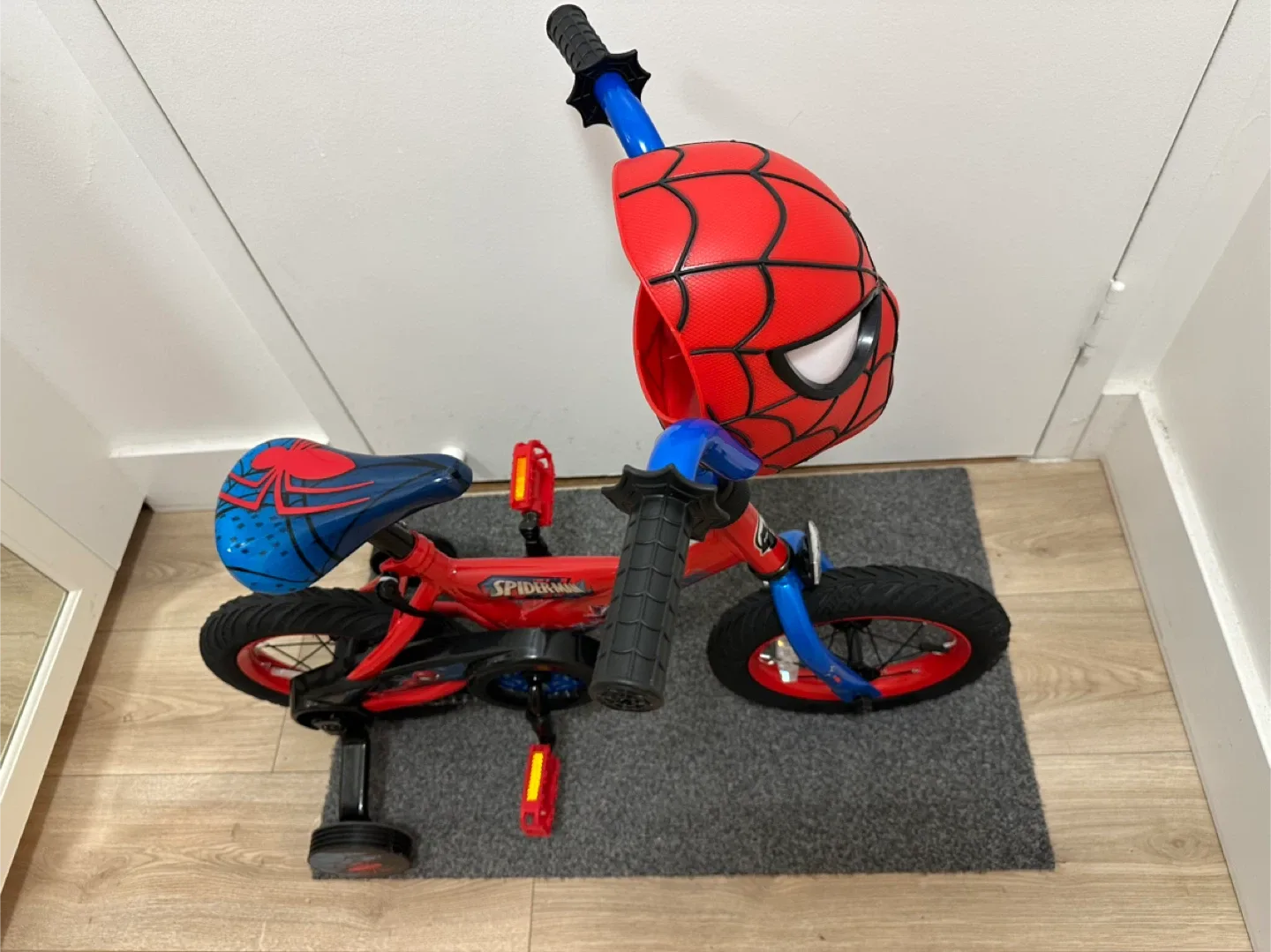 Huffy 12-inch Spider-Man Bike for Boys with Training Wheels image indicator(3)