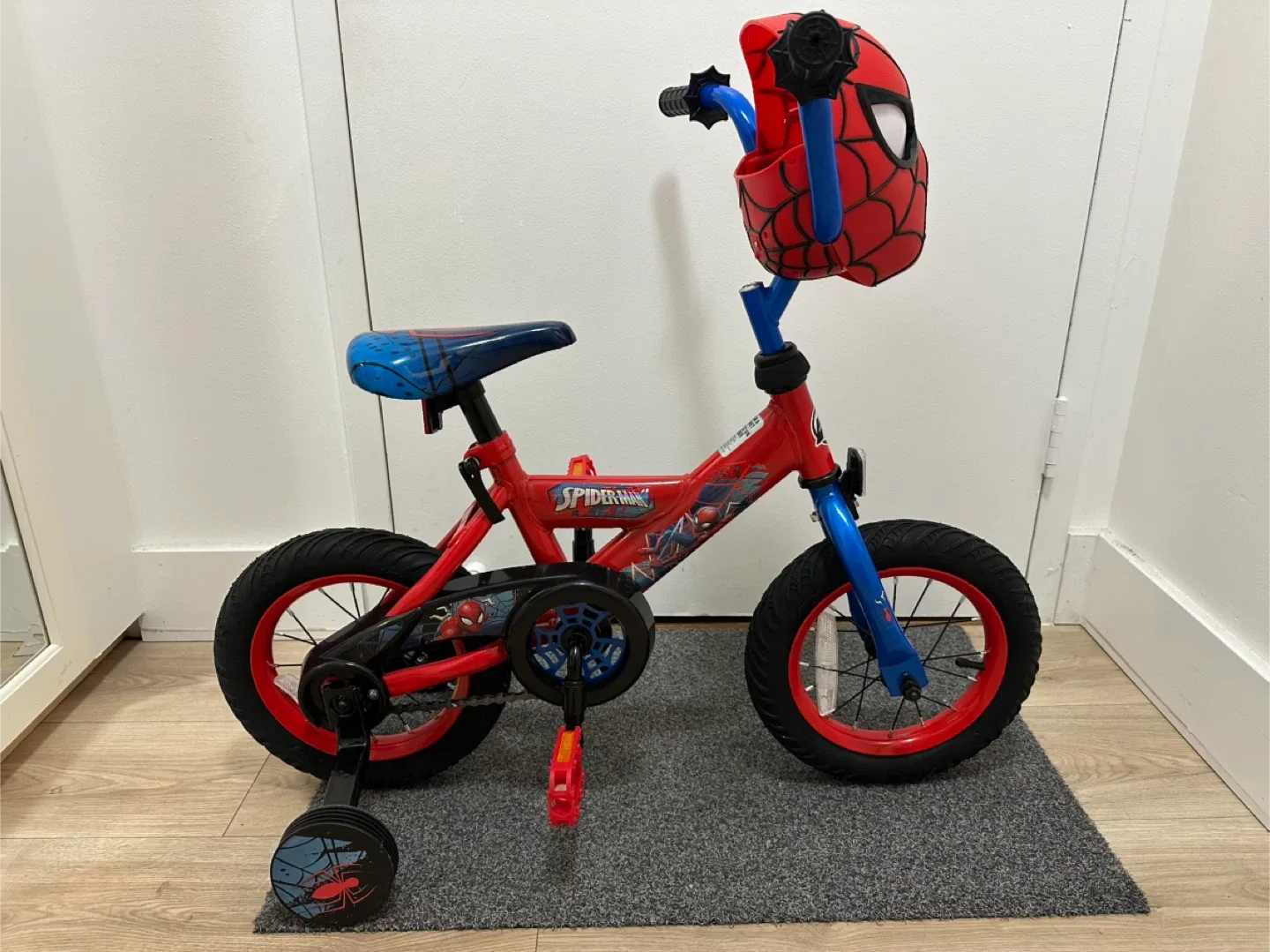 Huffy 12-inch Spider-Man Bike for Boys with Training Wheels image indicator(2)