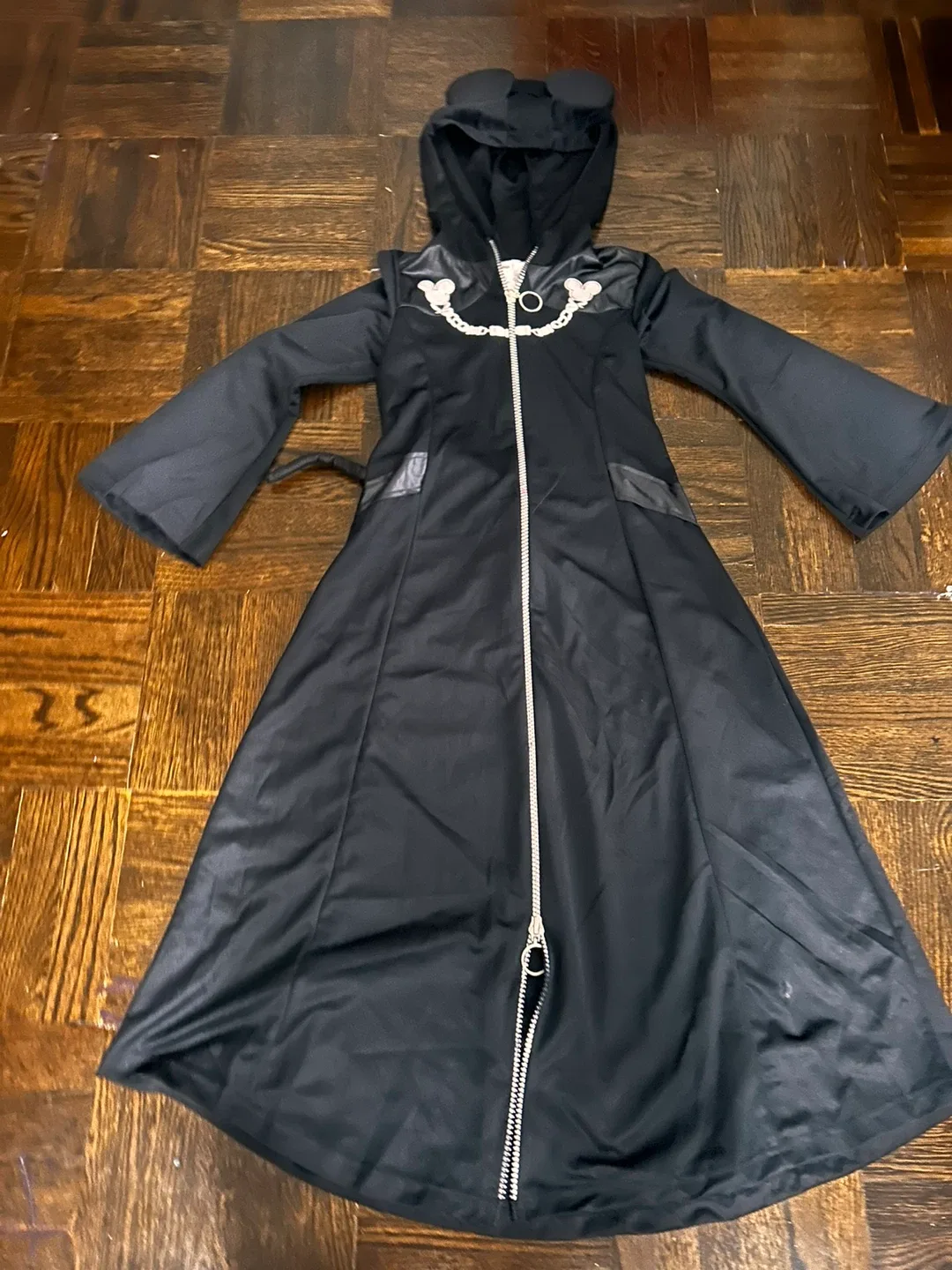 Kingdom Hearts Halloween  Micky Costume image indicator(2)