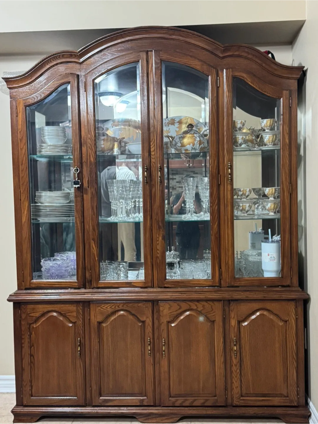 Wooden China Cabinet image indicator(2)