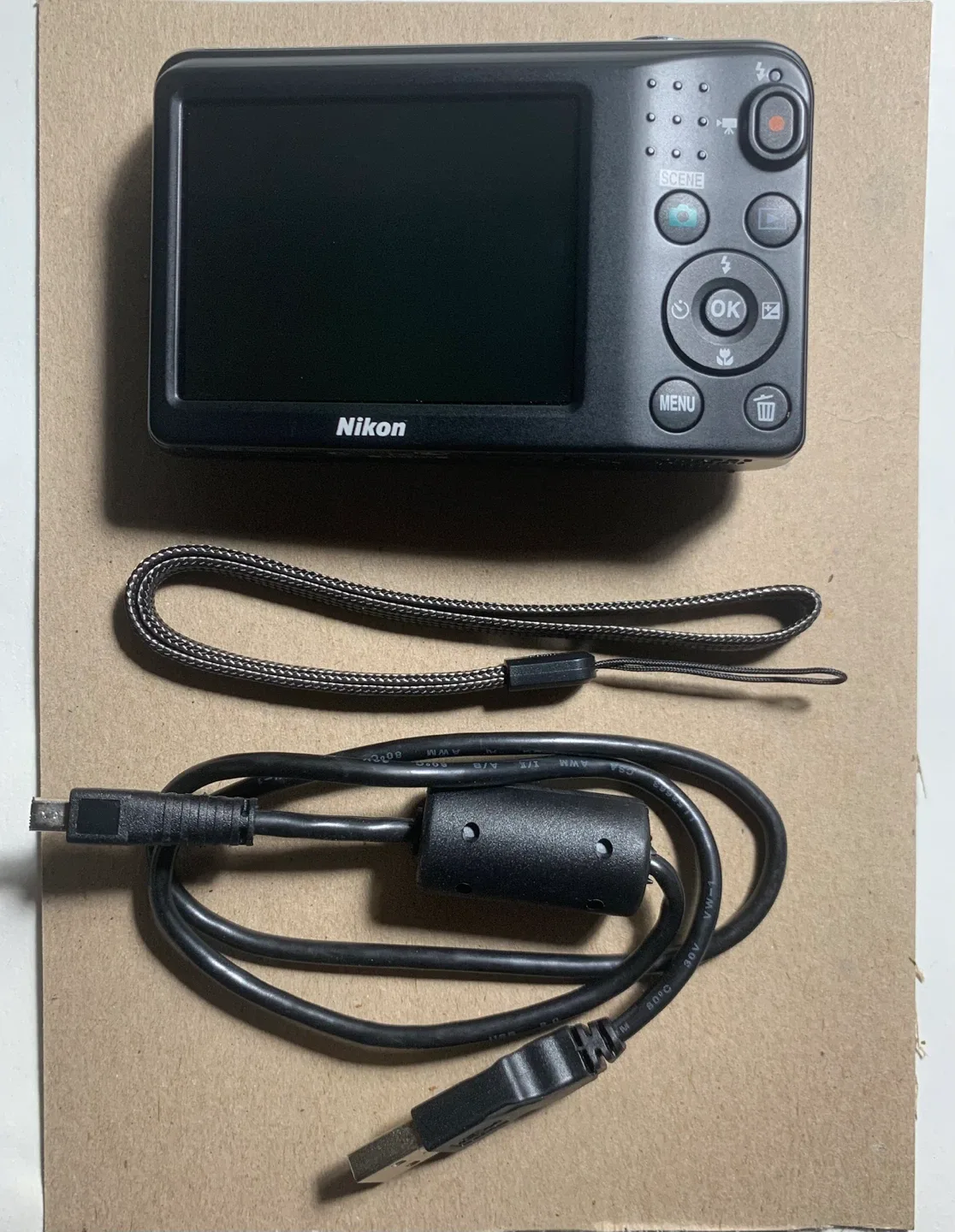 Nikon Coolpix L27 digital camera image indicator(2)