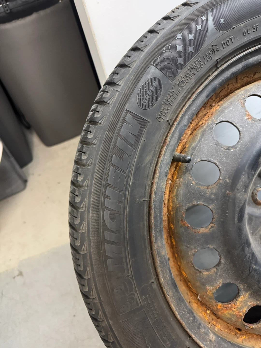Michelin 215/55R17 Studless Winter Tire