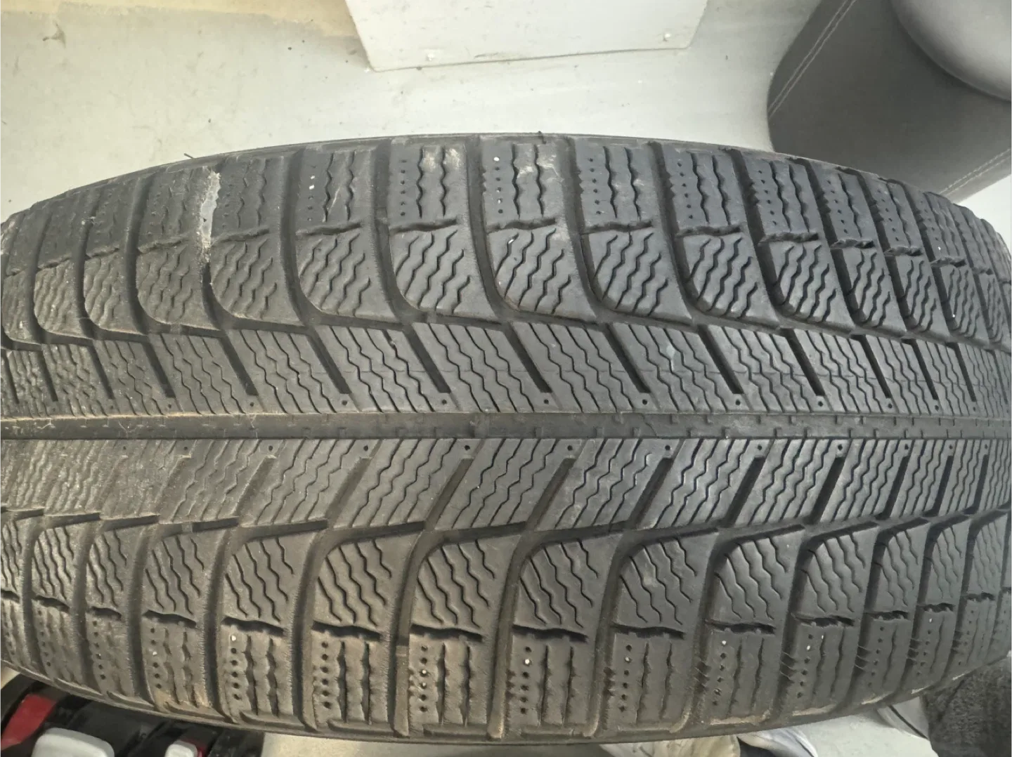 Michelin 215/55R17 Studless Winter Tire image indicator(3)