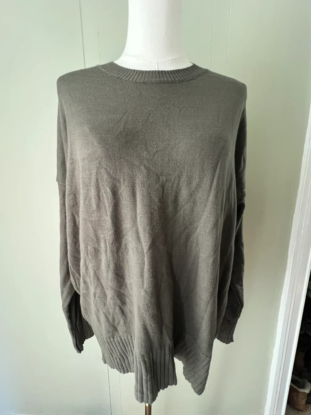 Pistache Olive Green Sweater - Made in Italy thumbnail