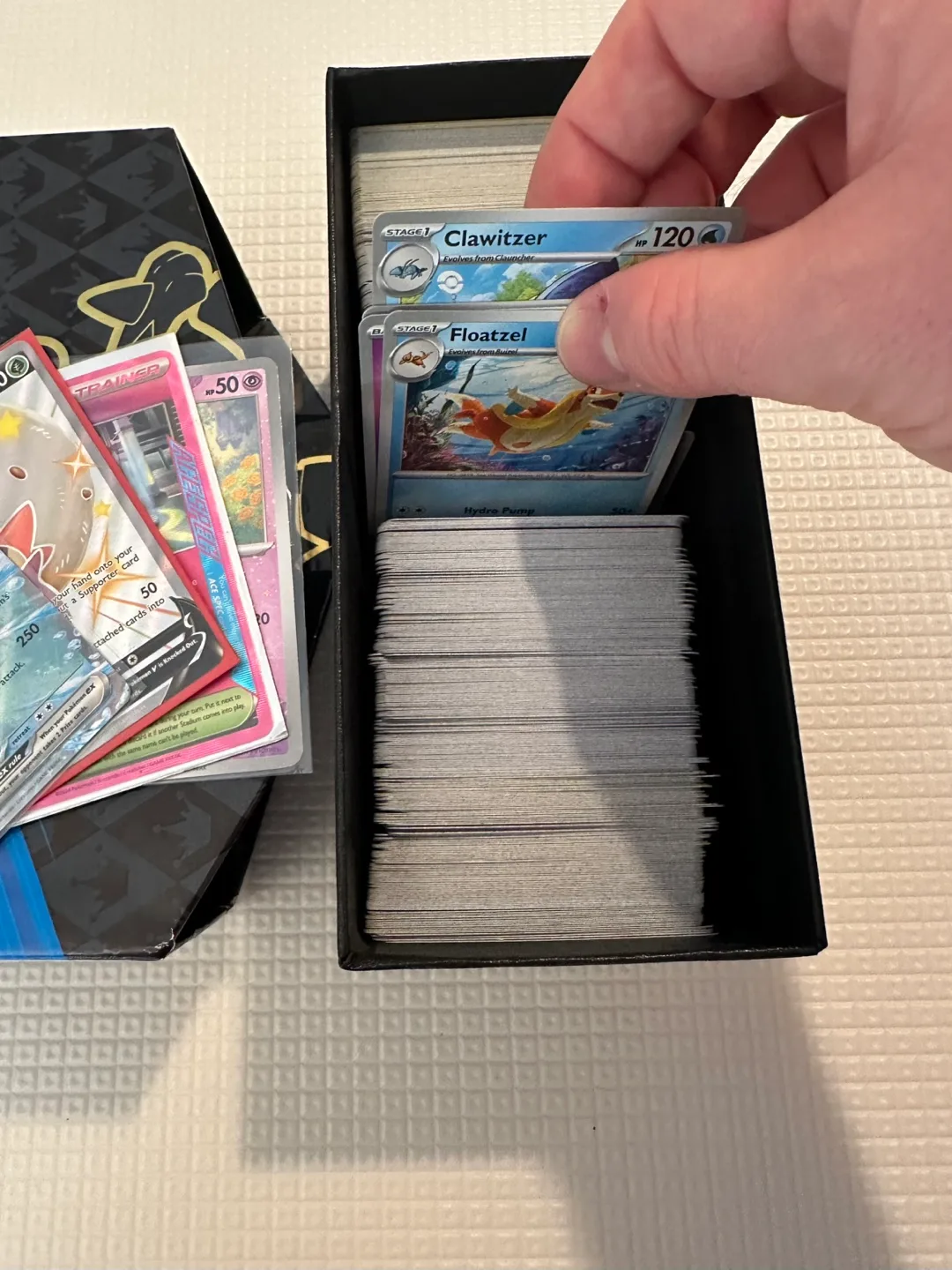 500+ Pokemon Cards (ex, V, promos, rares, etc) image indicator(3)