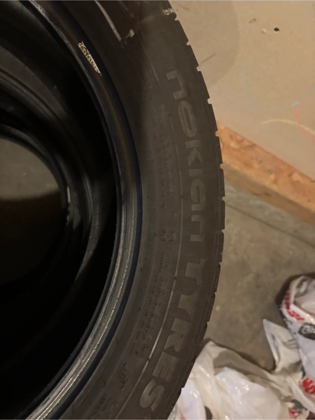 Set of 4: Nokian & Entyre 235/55R19 Tires - photo 4