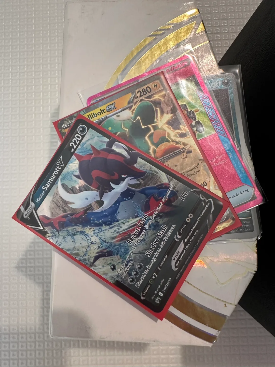 Hundreds of Pokemon Cards (ex, V, holos, etc) image indicator(2)