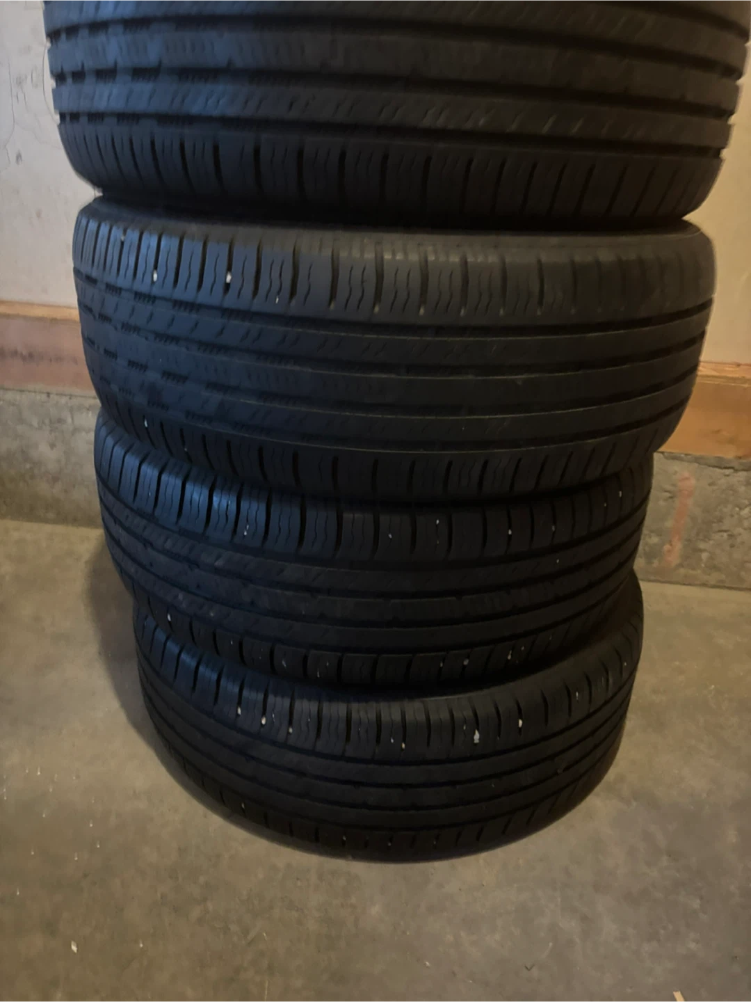 4 Entyre C/S Tires 235/55R19