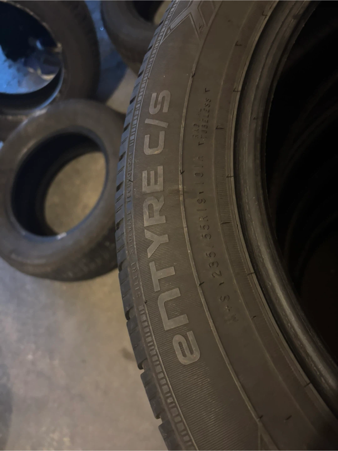 4 Entyre C/S Tires 235/55R19 - photo 4