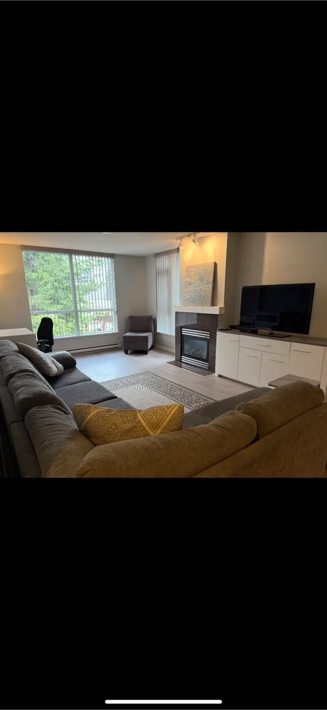 1 bd plus den condo for RENT image indicator(2)