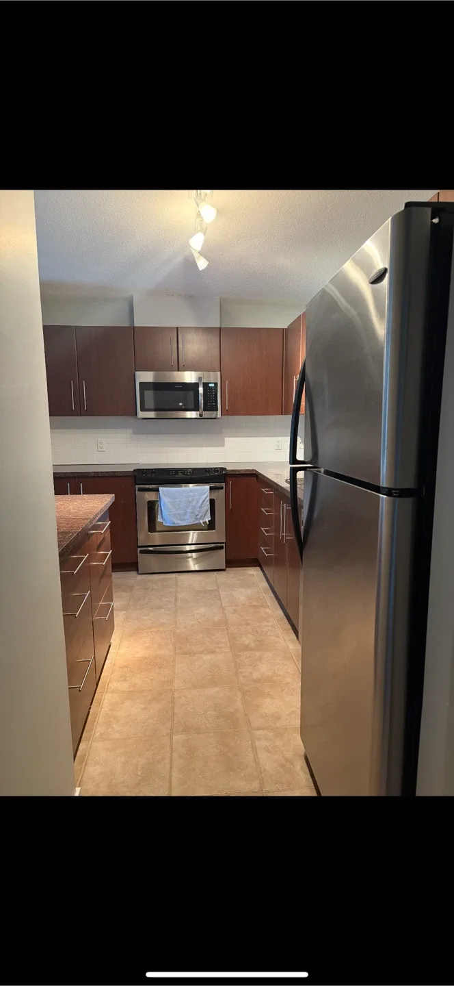 1 bd plus den condo for RENT image indicator(4)