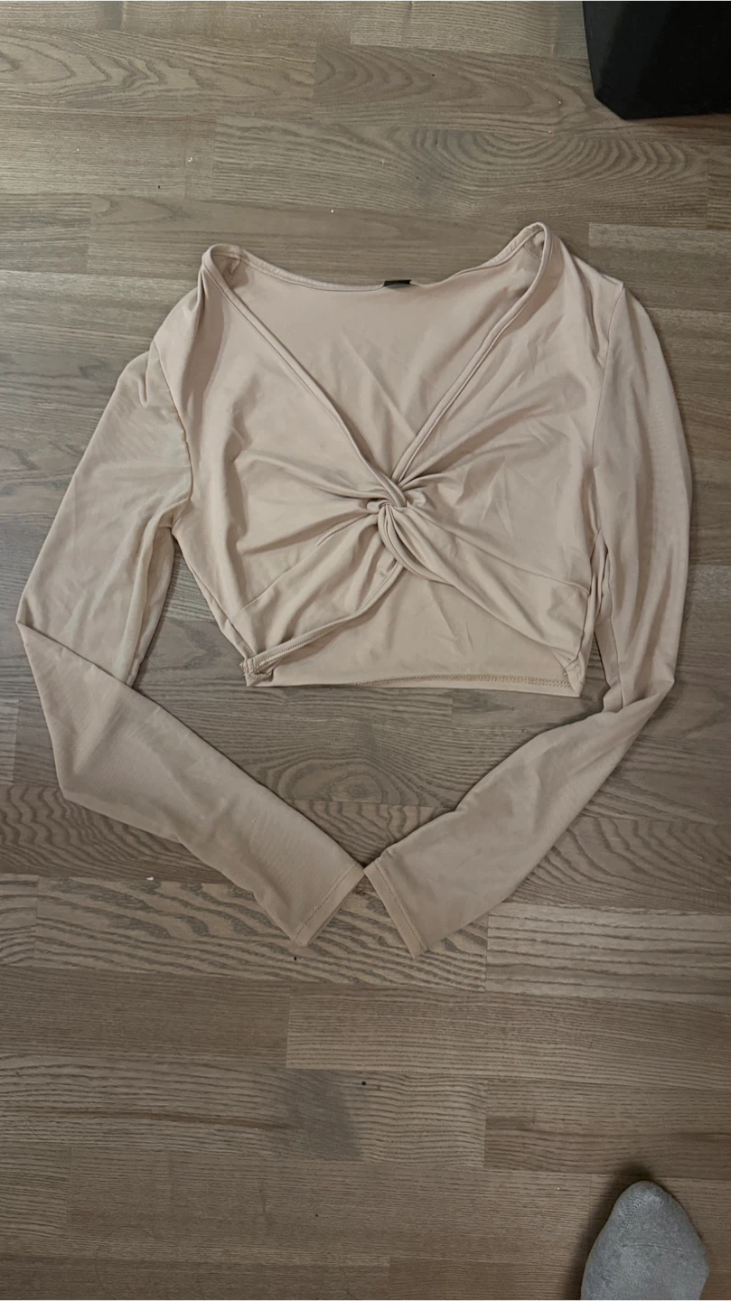 Brand new Beige Long Sleeve Crop Top - photo 2