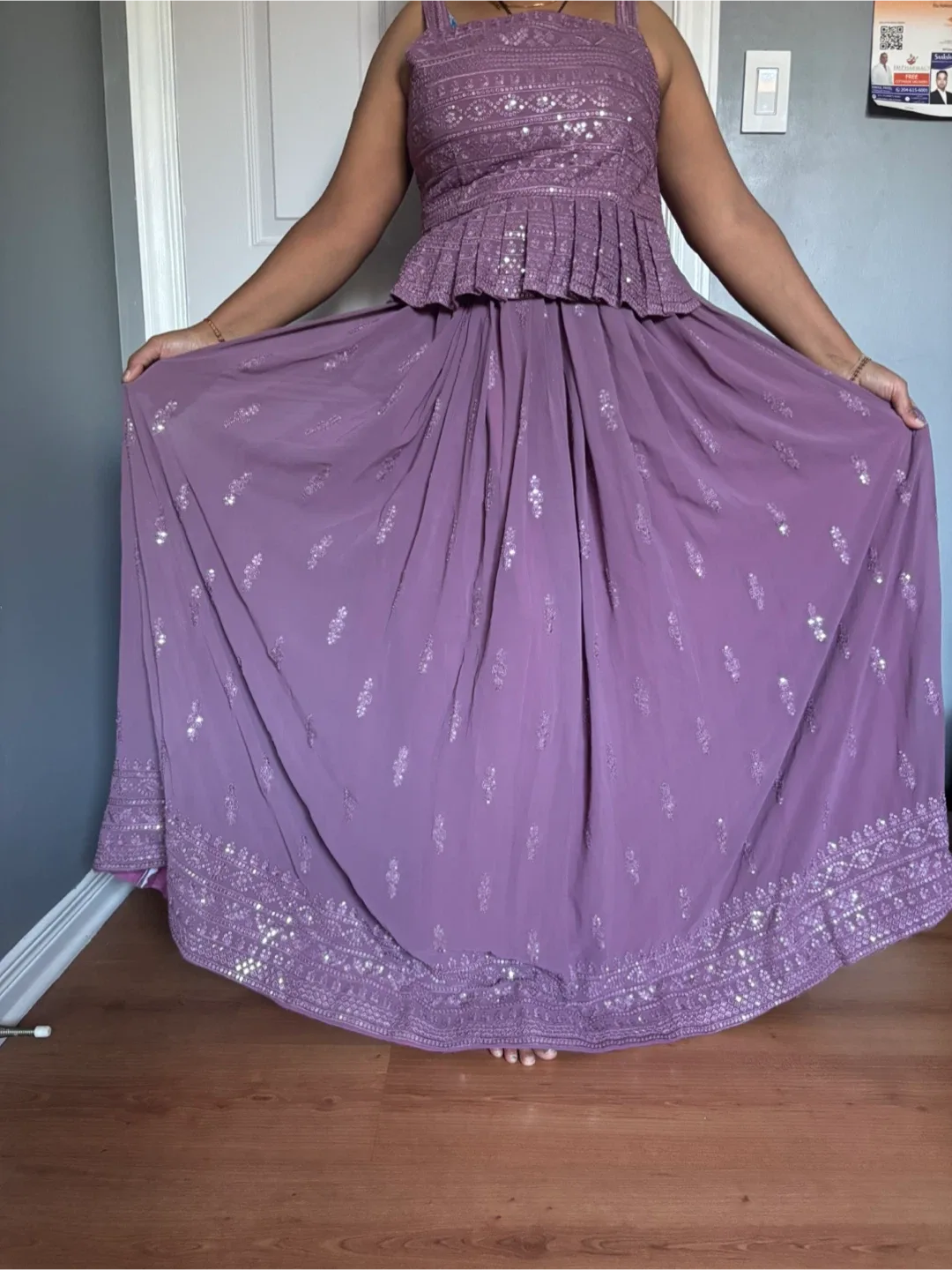 Saree and Lehenga Choli Set image indicator(2)