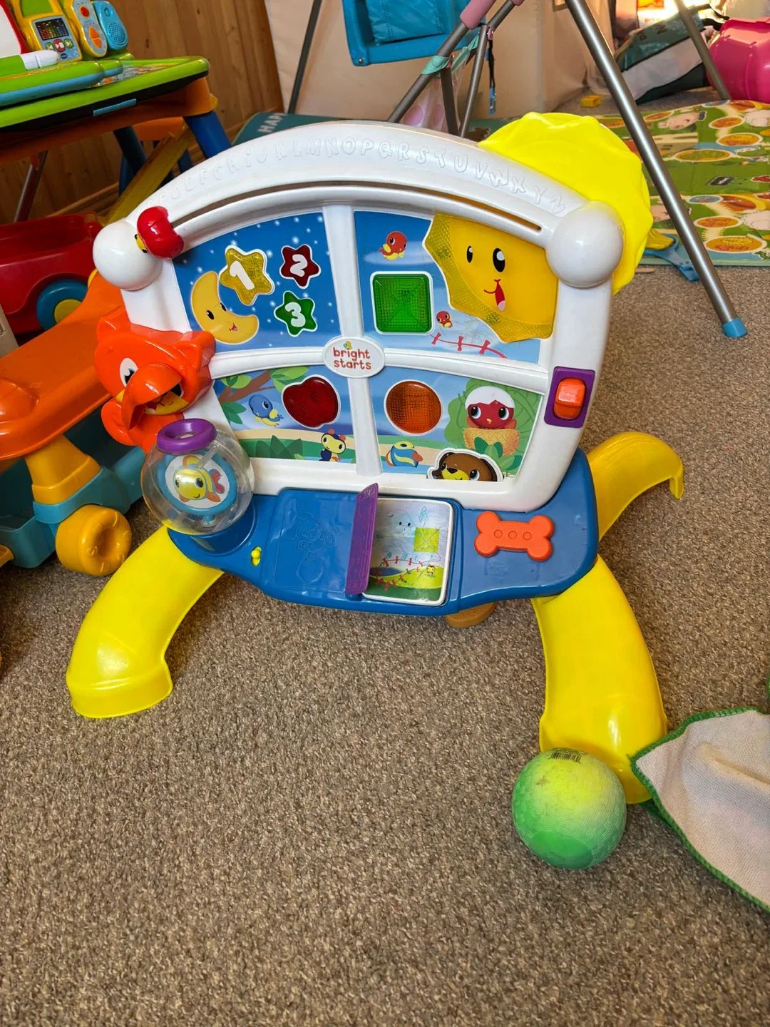 VTech Walker & Bright Starts Activity Centre image indicator(4)