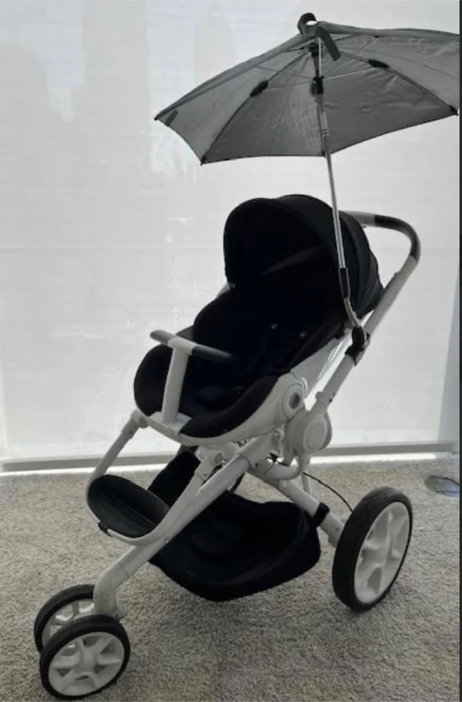 Quinny Moodd Stroller - Black and White image indicator(3)