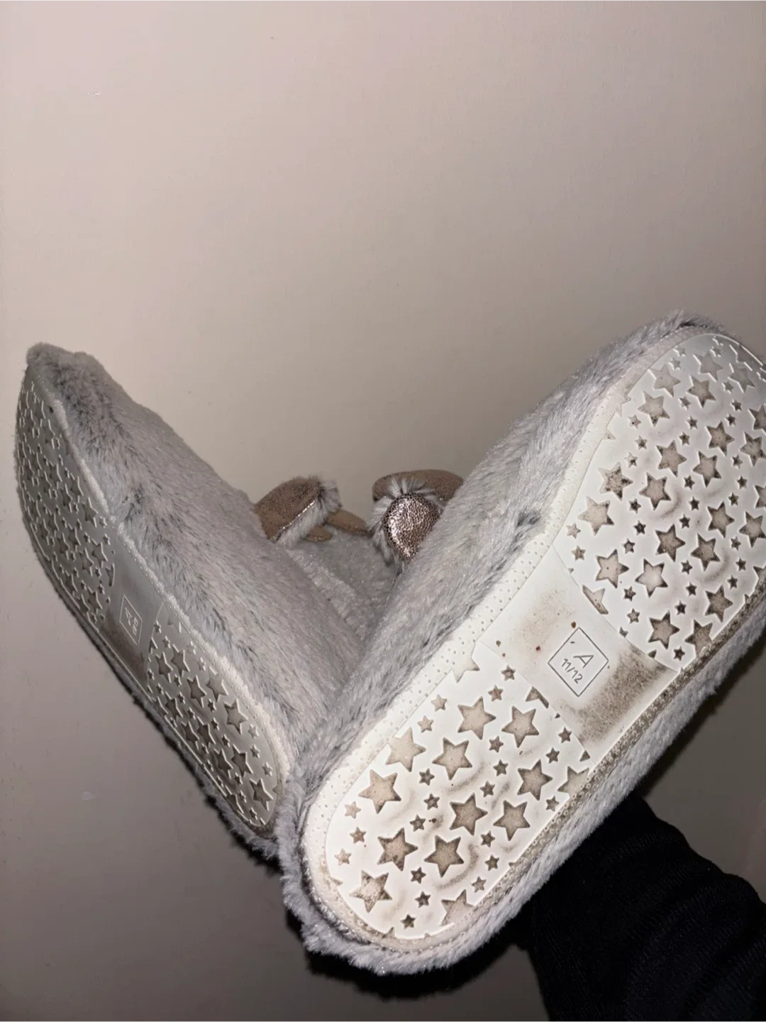 Reindeer Character Plush Slippers image indicator(6)