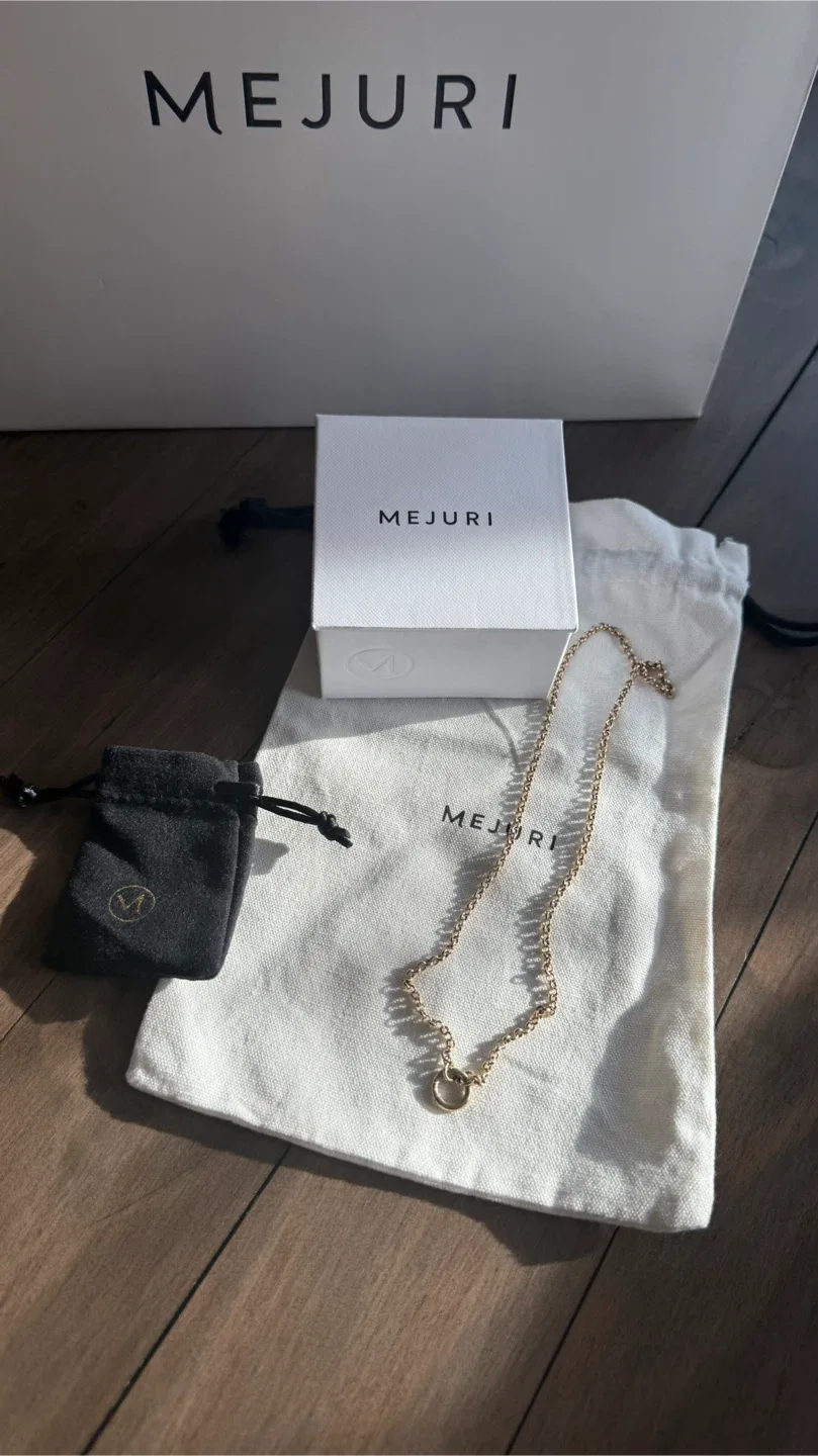 Mejuri 14K Rolo Chain Charm Necklace image indicator(2)