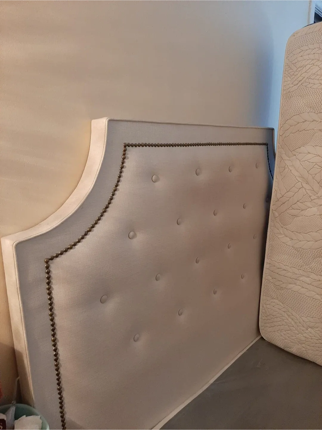 Upholstered Headboard - Queen Size image indicator(4)
