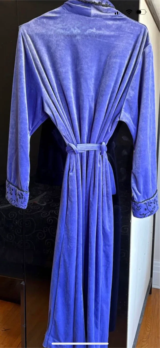 Penman's Purple Velour Robe image indicator(2)