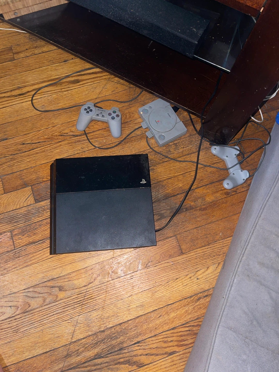 Sony Playstation 4 and Playstation 1