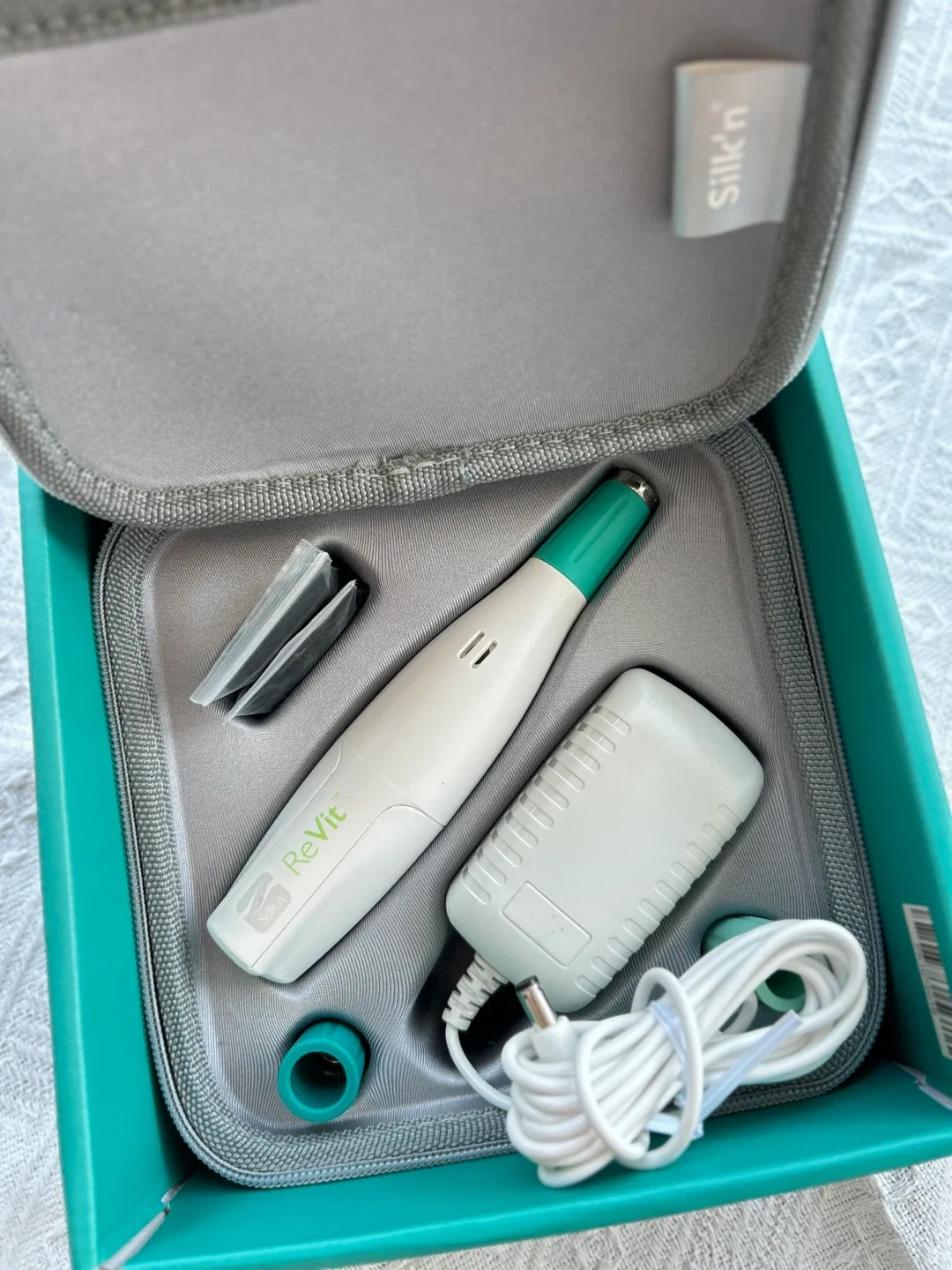 Brand new Silk'n Revit Microdermabrasion Device image indicator(4)