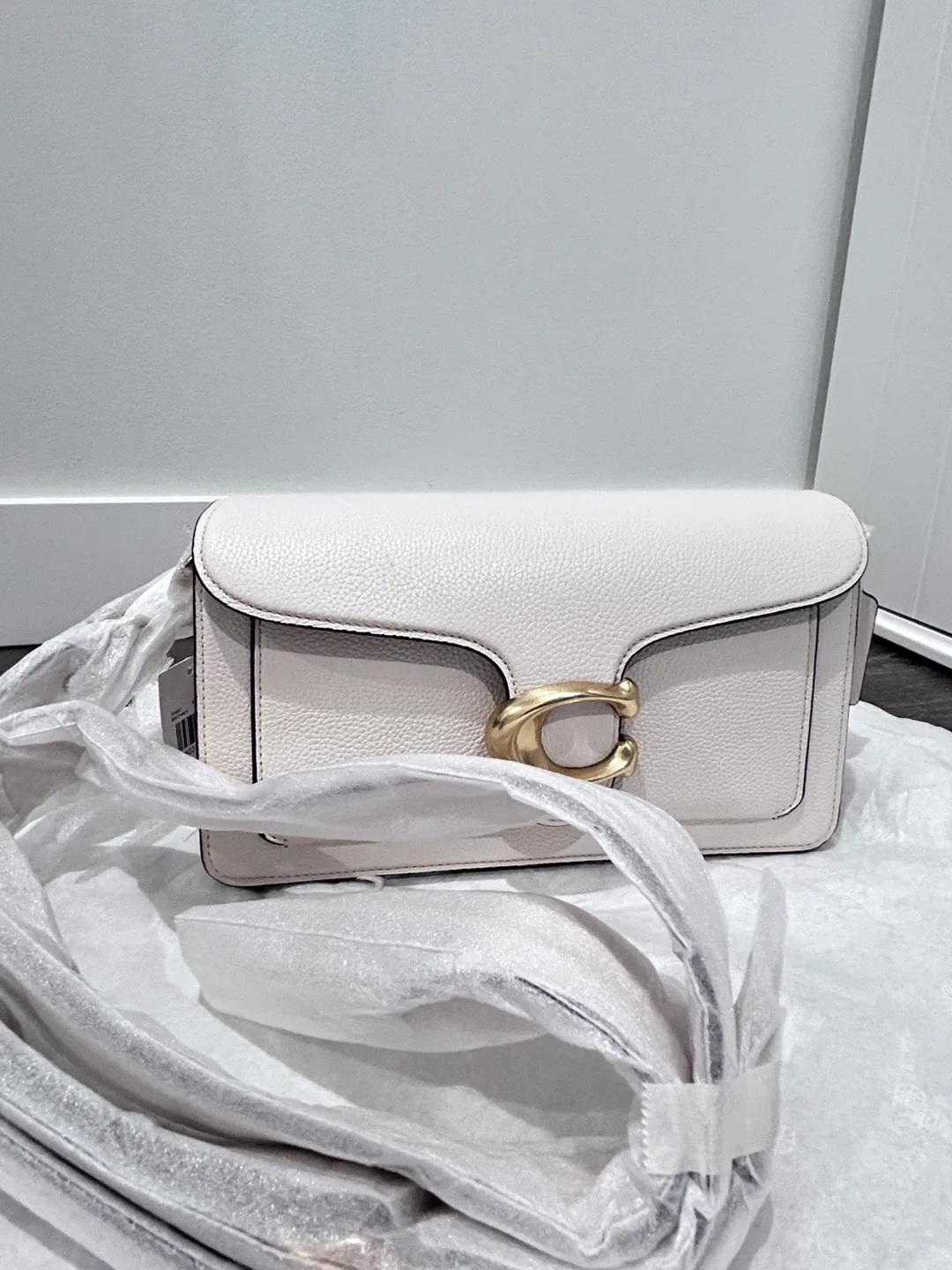 Coach Tabby 26Chalk Leather shoulder Bag - New image indicator(2)