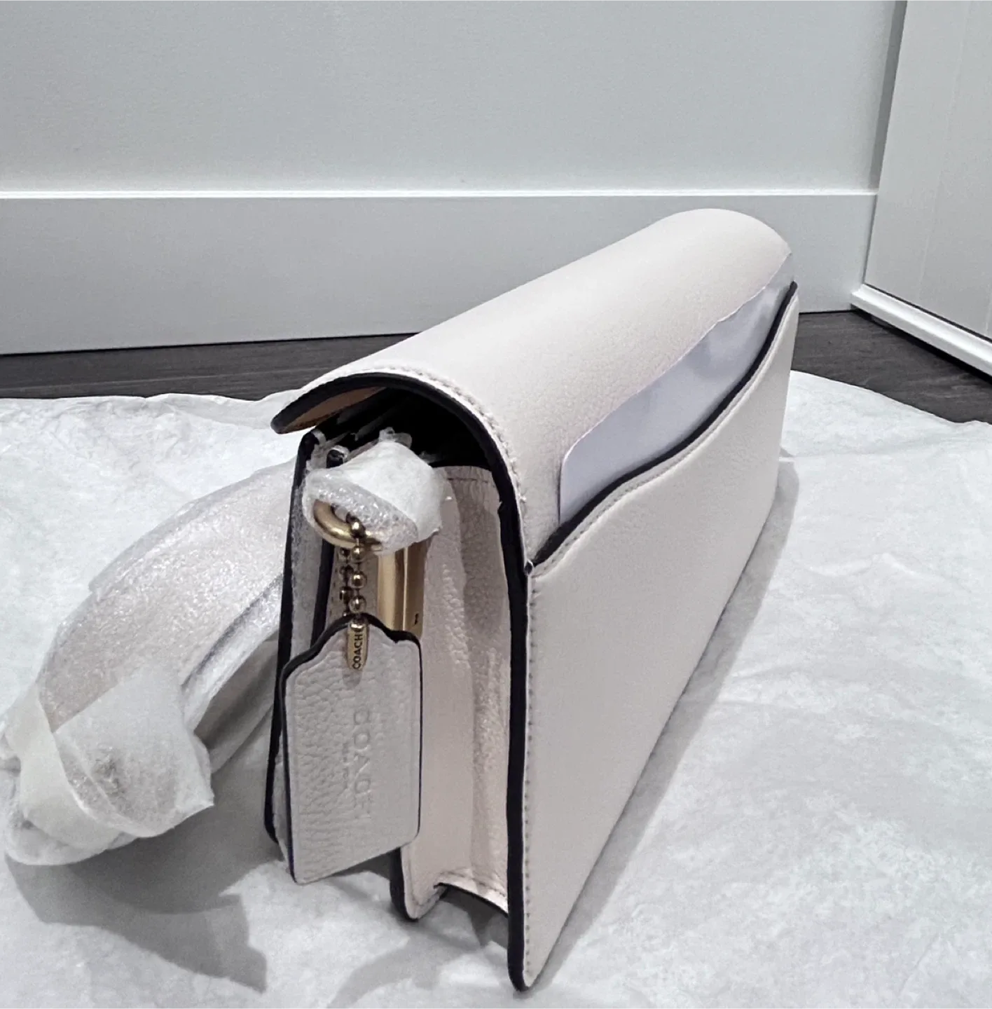 Coach Tabby 26Chalk Leather shoulder Bag - New image indicator(3)