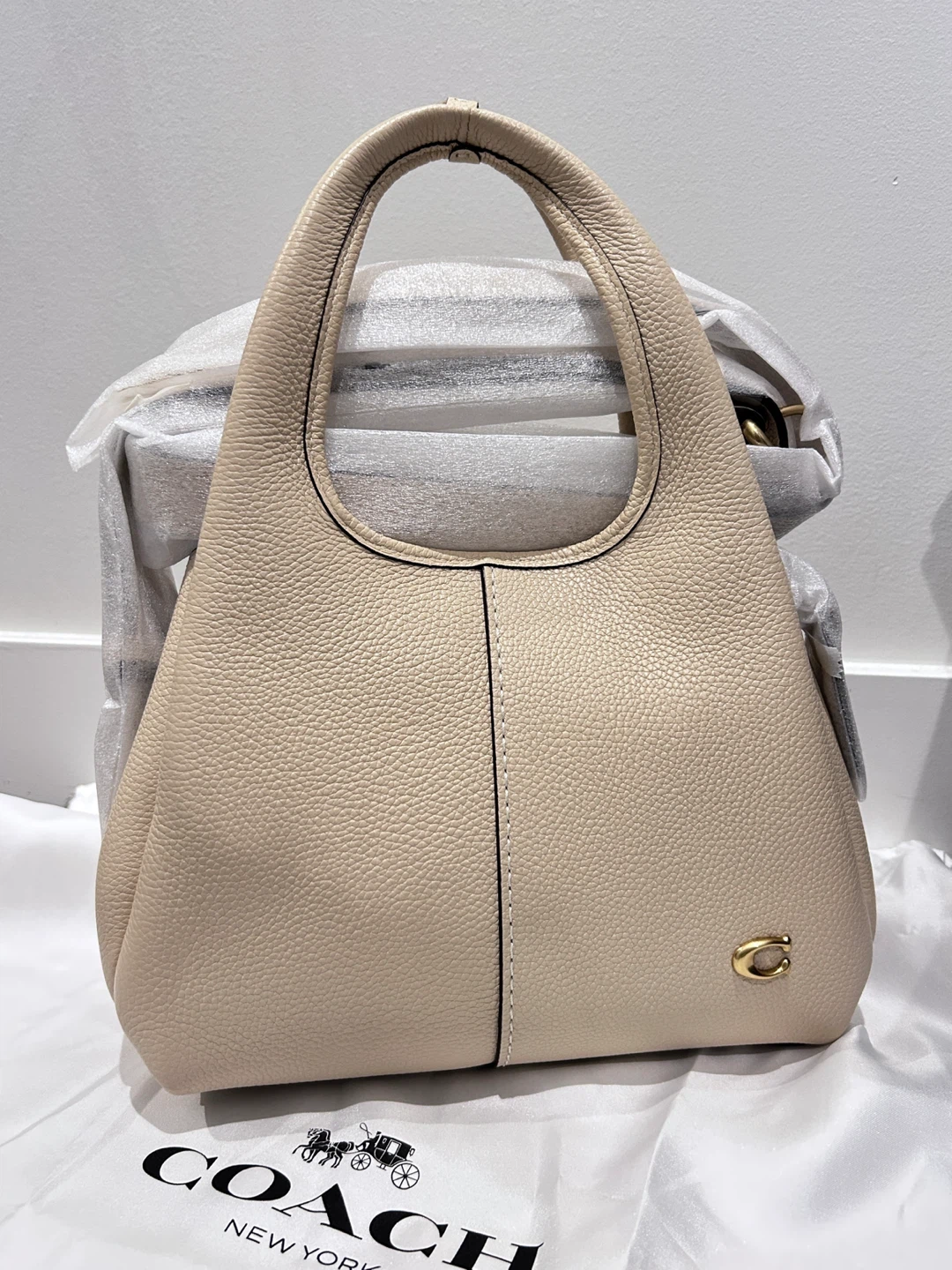 Coach Retail Collection  LANA shoulder bag
