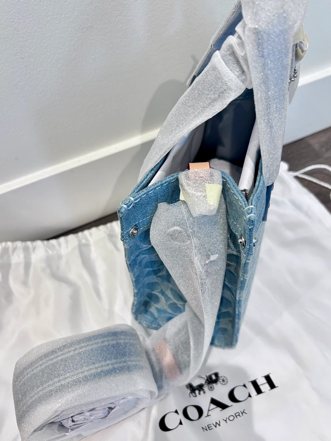 New Coach Denim Floral Tote Bag 22 - photo 4