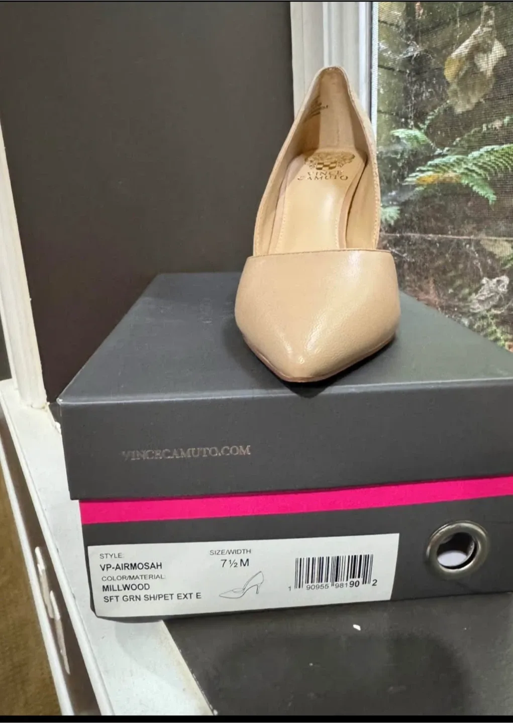 Vince Camuto VP- Size 7.5-38 image indicator(4)