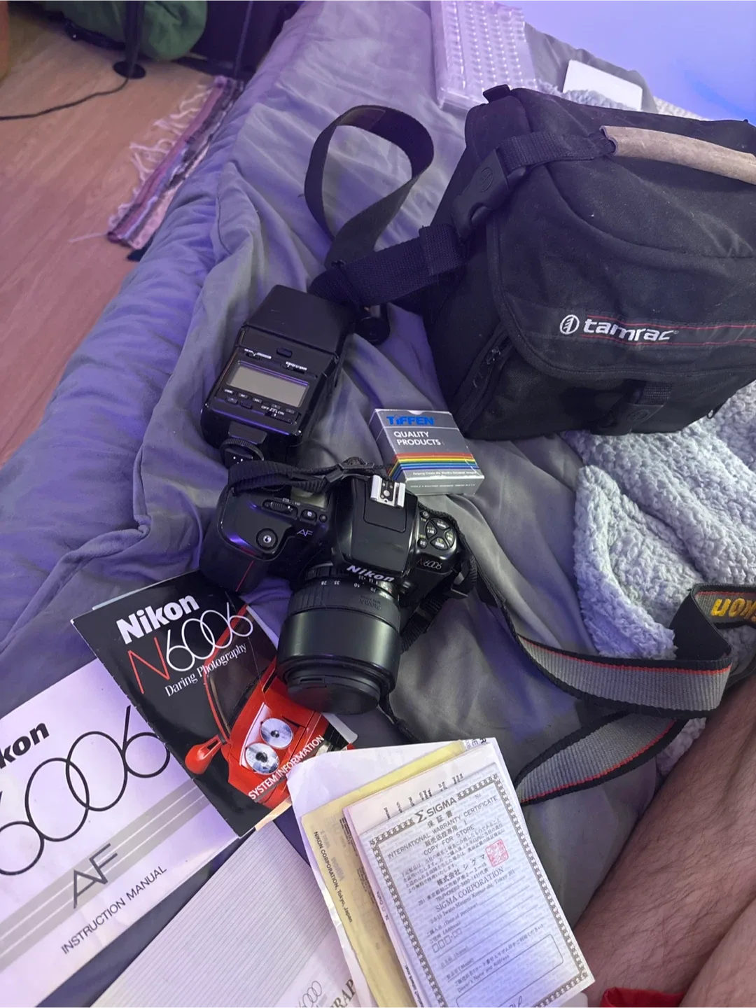 Vintage Nikon N6006 AF Camera + SIGMA lens w/ Tamrac Bag image indicator(4)