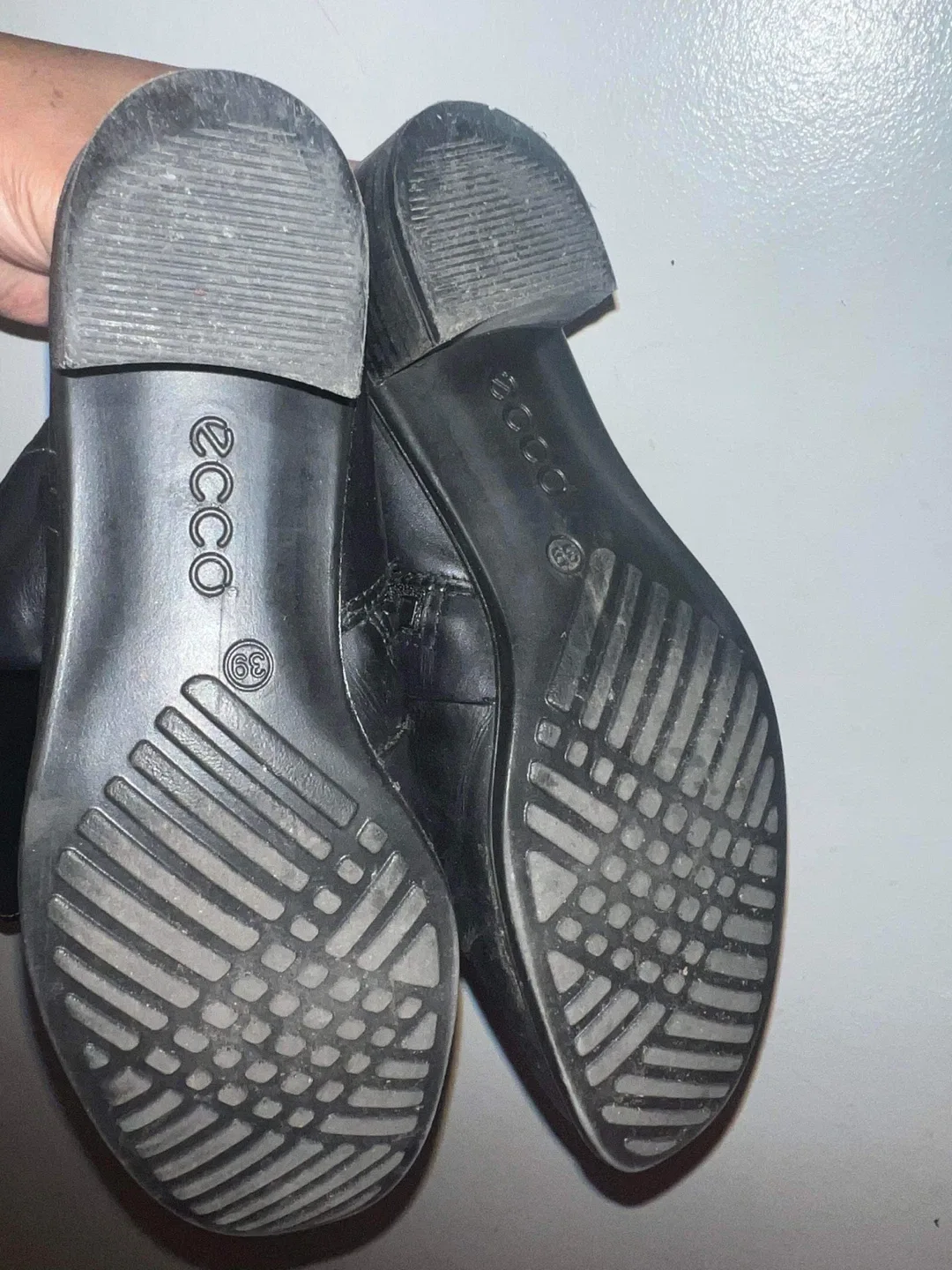 Tommy Hilfiger & Ecco Boots image indicator(5)