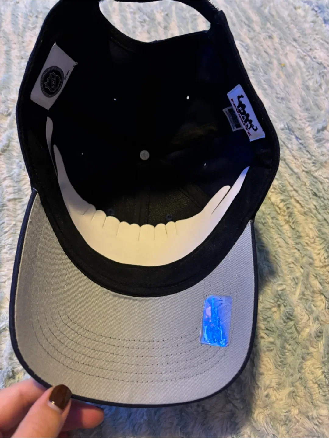 Toronto Maple Leafs Adjustable Cap image indicator(3)