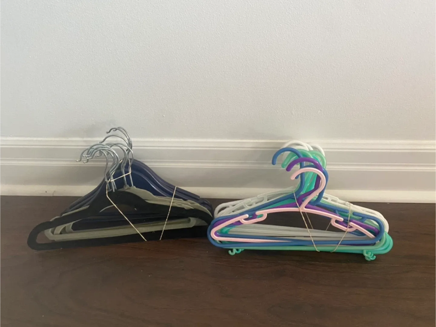 Clothes Kids Hangers - Bundle of 2 Types thumbnail
