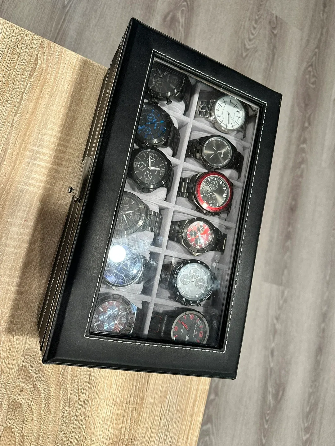Watch Display Case + 12 Watches image indicator(2)