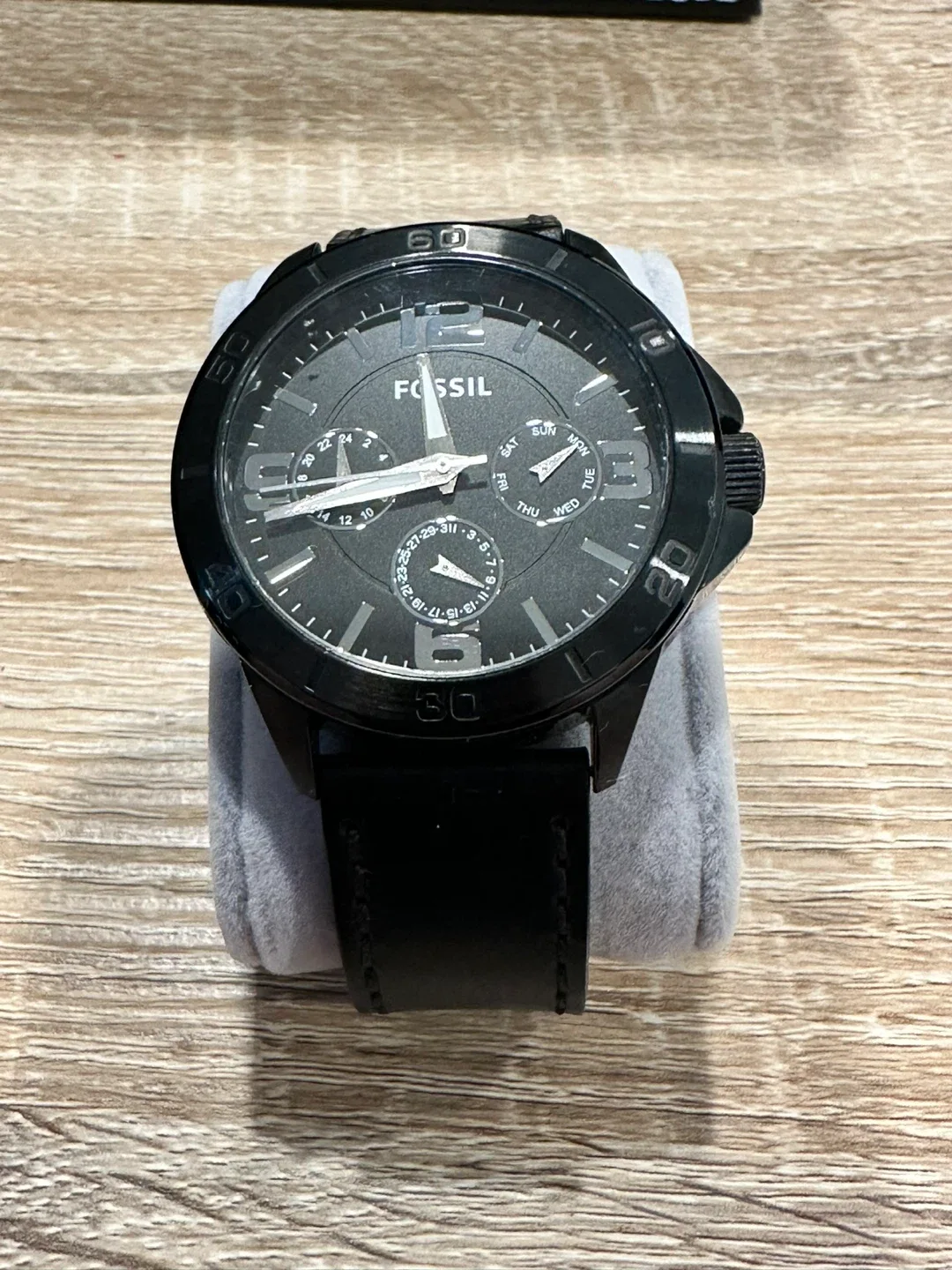 Watch Display Case + 12 Watches image indicator(7)