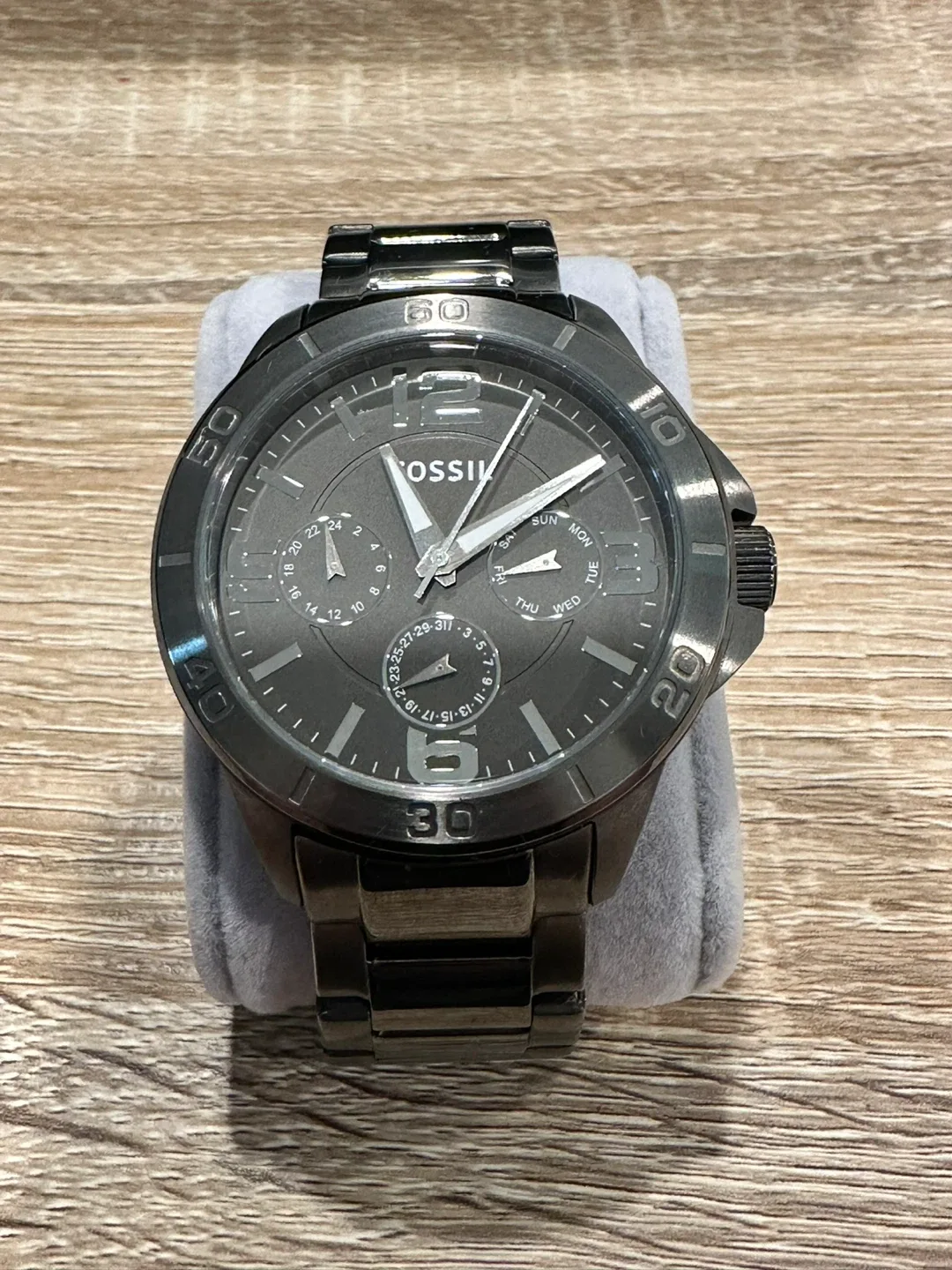 Watch Display Case + 12 Watches image indicator(10)