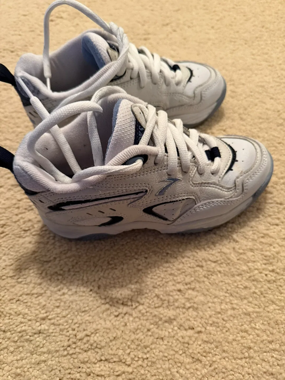 Brooks White Athletic Shoes (size 5)
