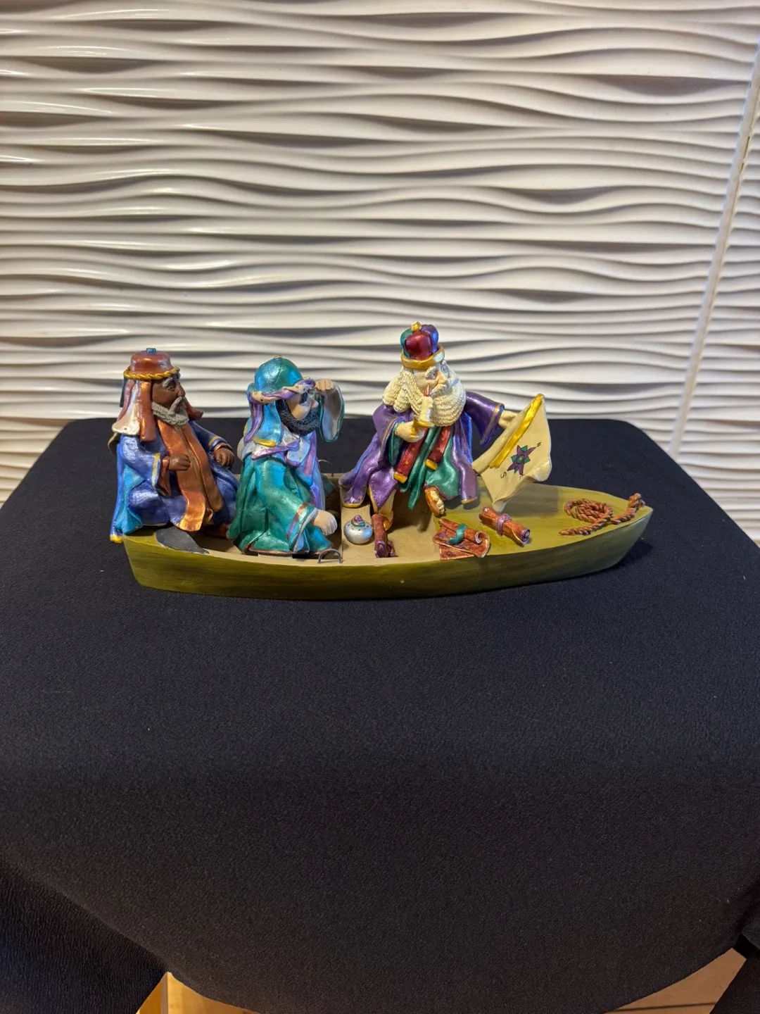 Three Kings in Boat Figurine thumbnail