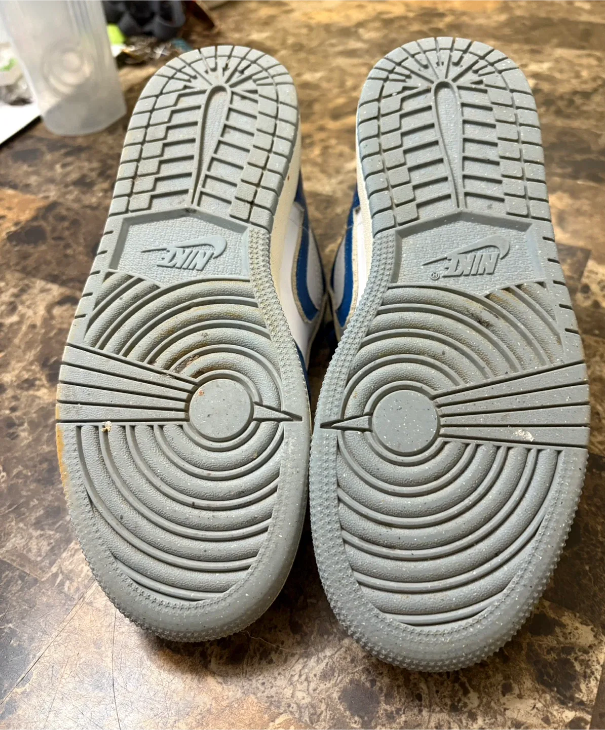 Nike Air Jordan 1 Low, Size 5Y image indicator(4)