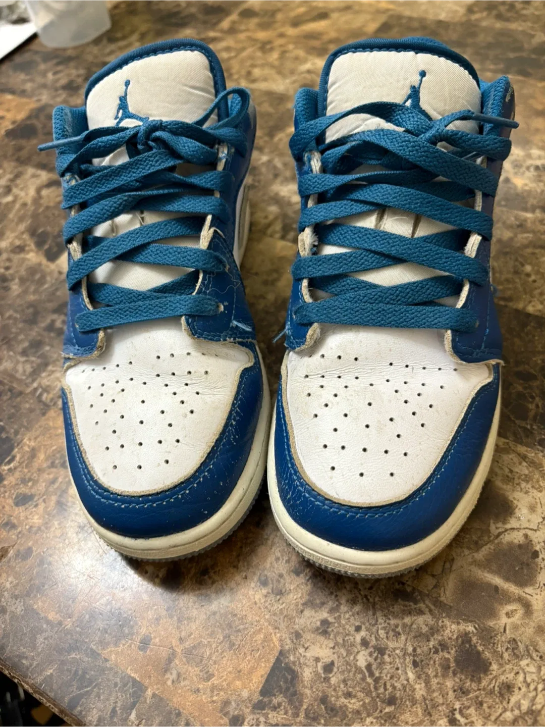 Nike Air Jordan 1 Low, Size 5Y image indicator(2)