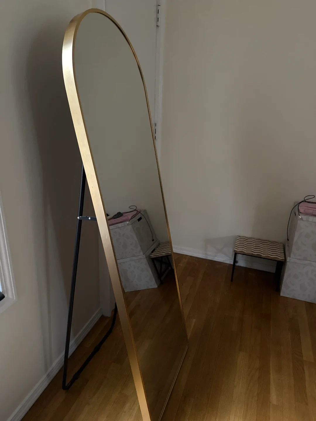 Gold Arch Full Length Mirror image indicator(2)