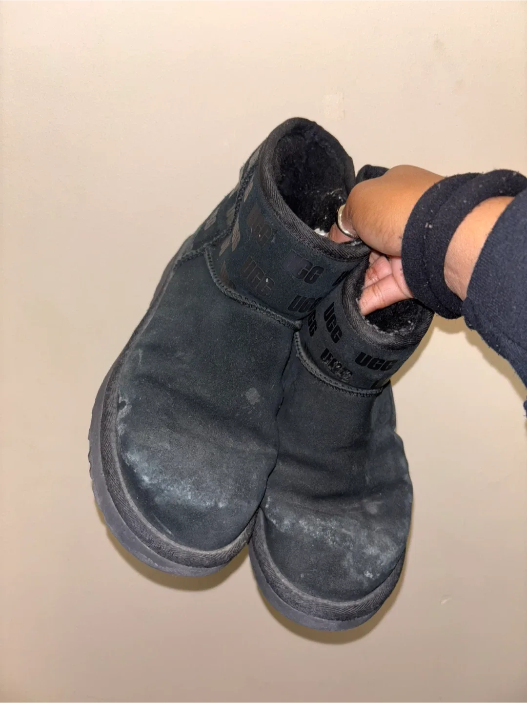 UGG Black Boots with Logo, Size 7 image indicator(2)