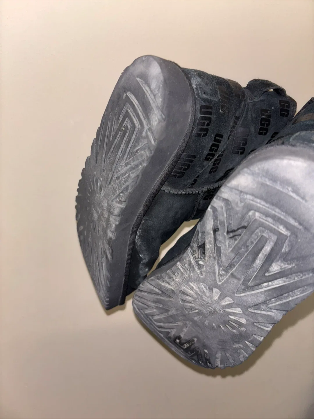 UGG Black Boots with Logo, Size 7 image indicator(4)