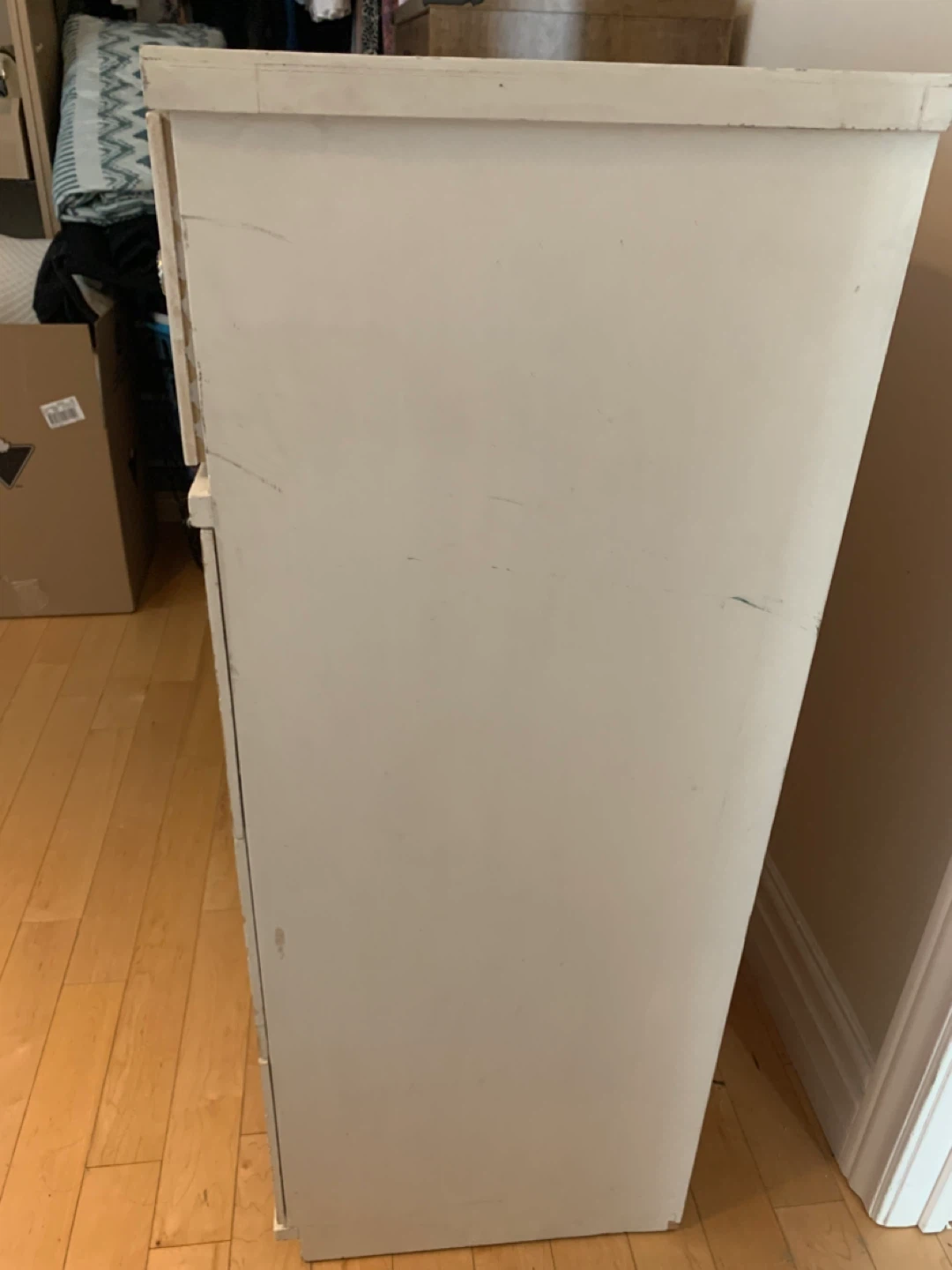 White 4-Drawer Dresser - photo 2