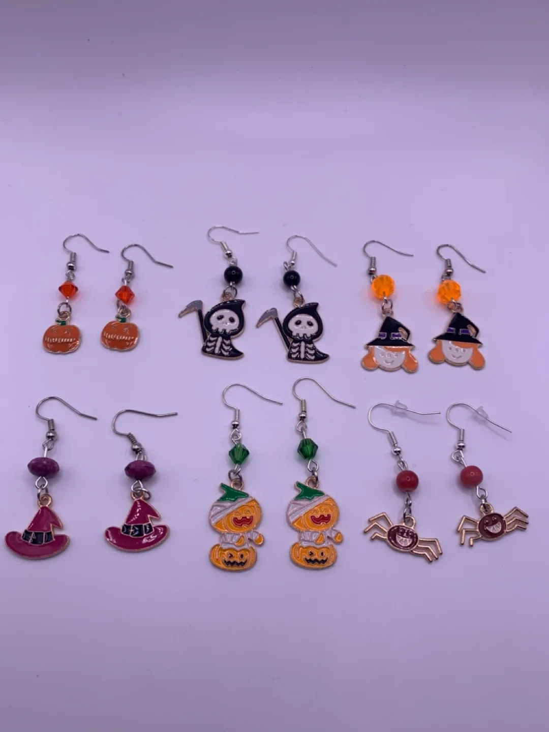 Handmade Halloween-themed Earrings & Keychains image indicator(4)