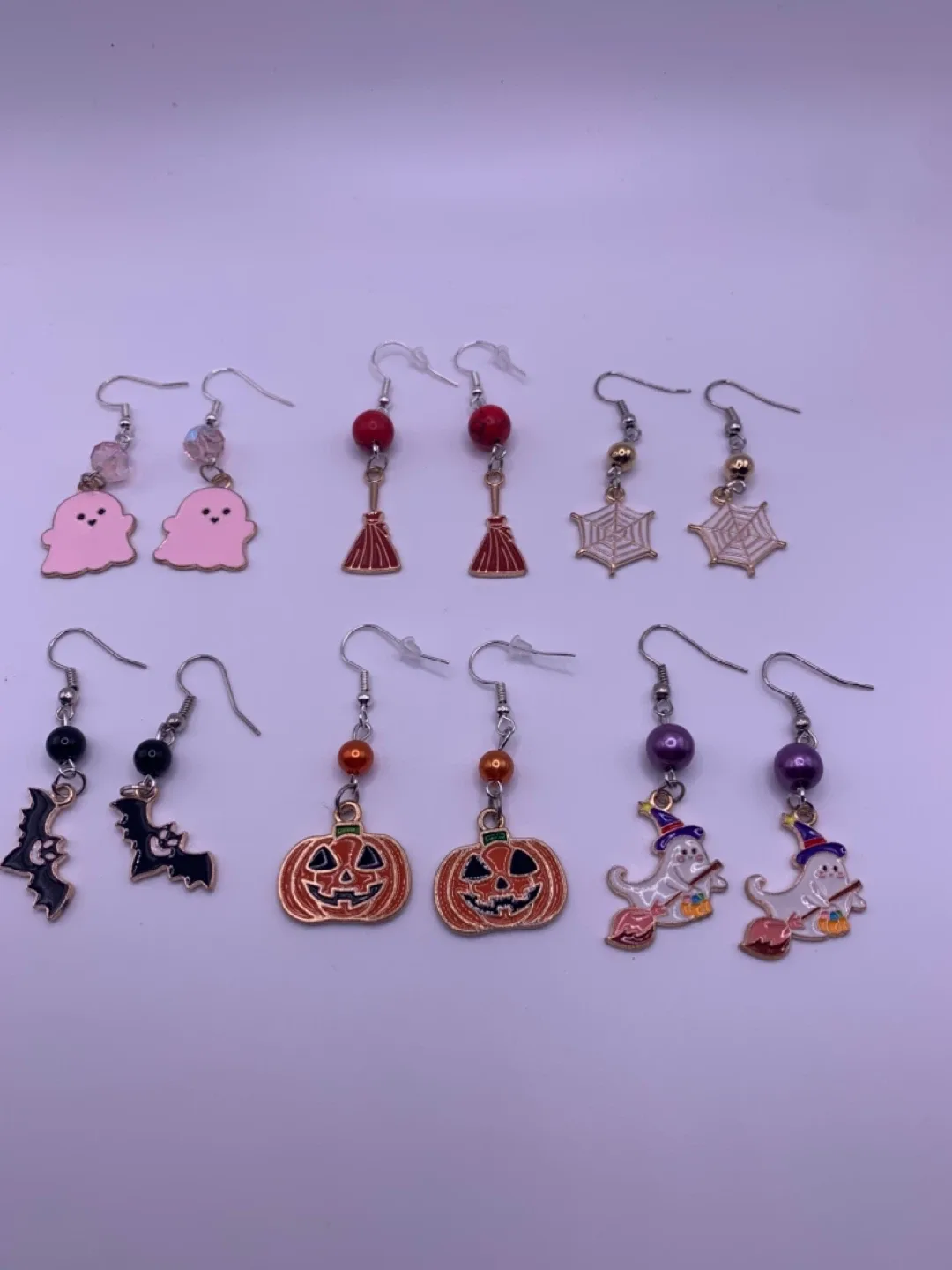 Handmade Halloween-themed Earrings & Keychains image indicator(3)