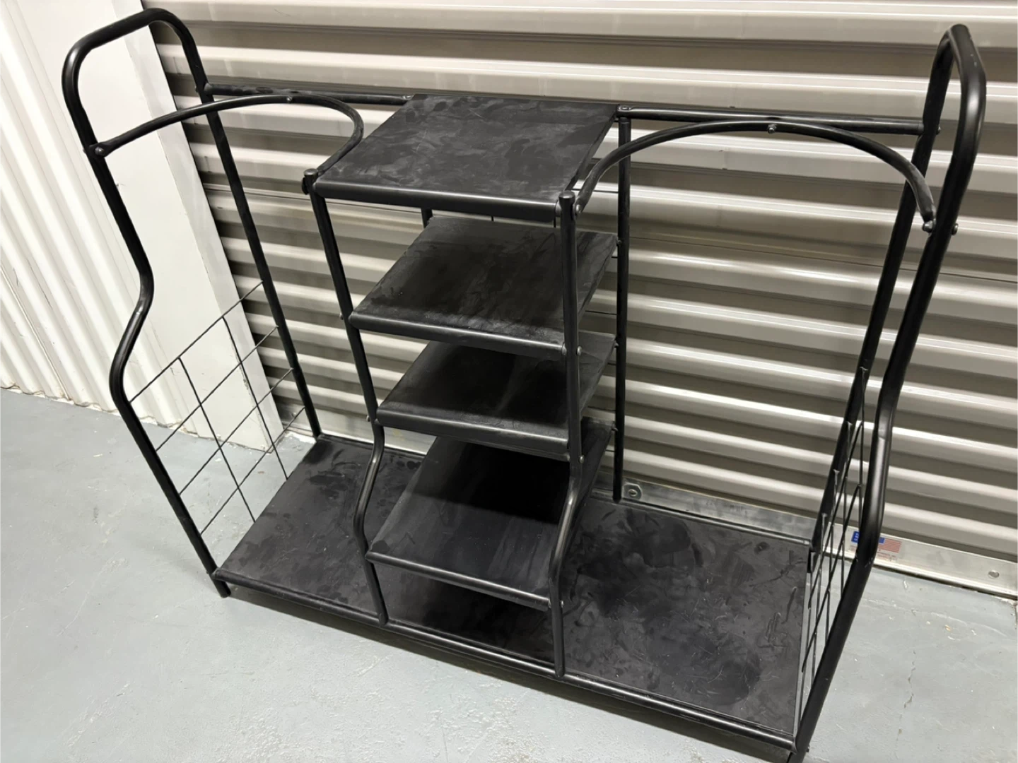 Black Metal Golf Bag Storage Rack